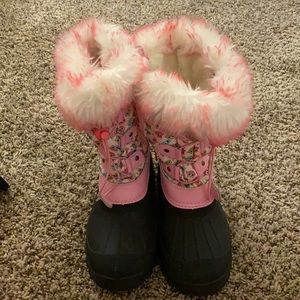 Girls pink owl snow boots sz 4 waterproof, insulated.